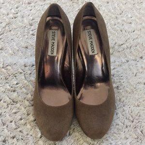 Steven Madden NWOT army green pumps
